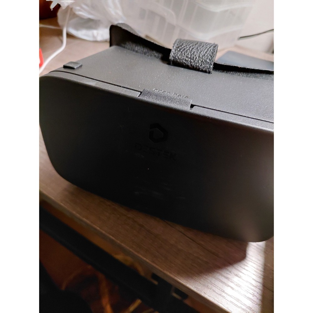 DESTEK V5 VR Smartphone Virtual Reality Headset with Wireless Remote & Gamepad - Picture 3 of 5